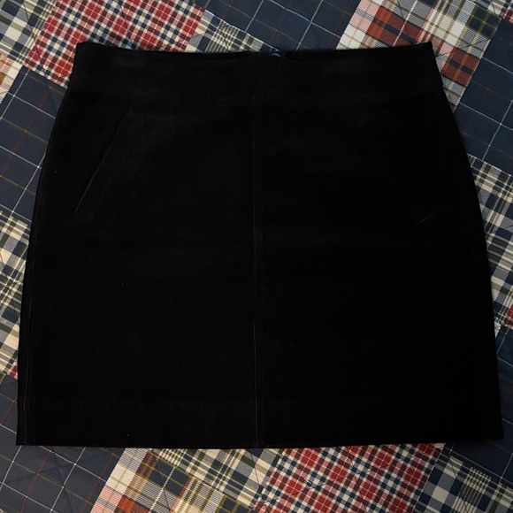 LOFT Black corduroy Mini Skirt - Picture 1 of 8